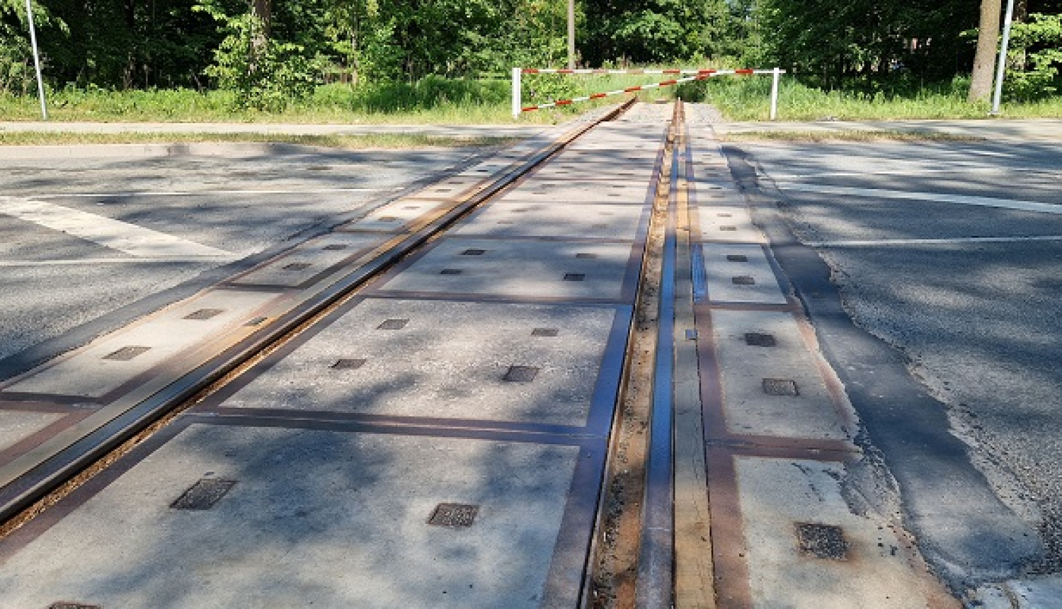 Dzelzceļa pārbrauktuve Garozas ielā