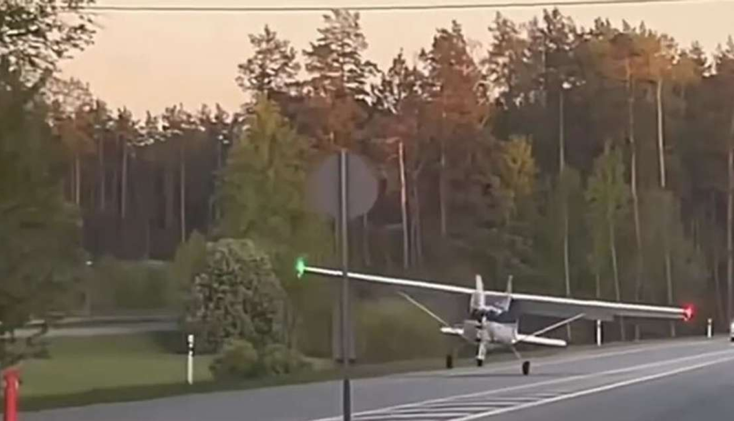 Avārijas nosešanās uz Ādažu šosejas